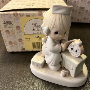 Precious Moments 1990 “Time Heals” 523639